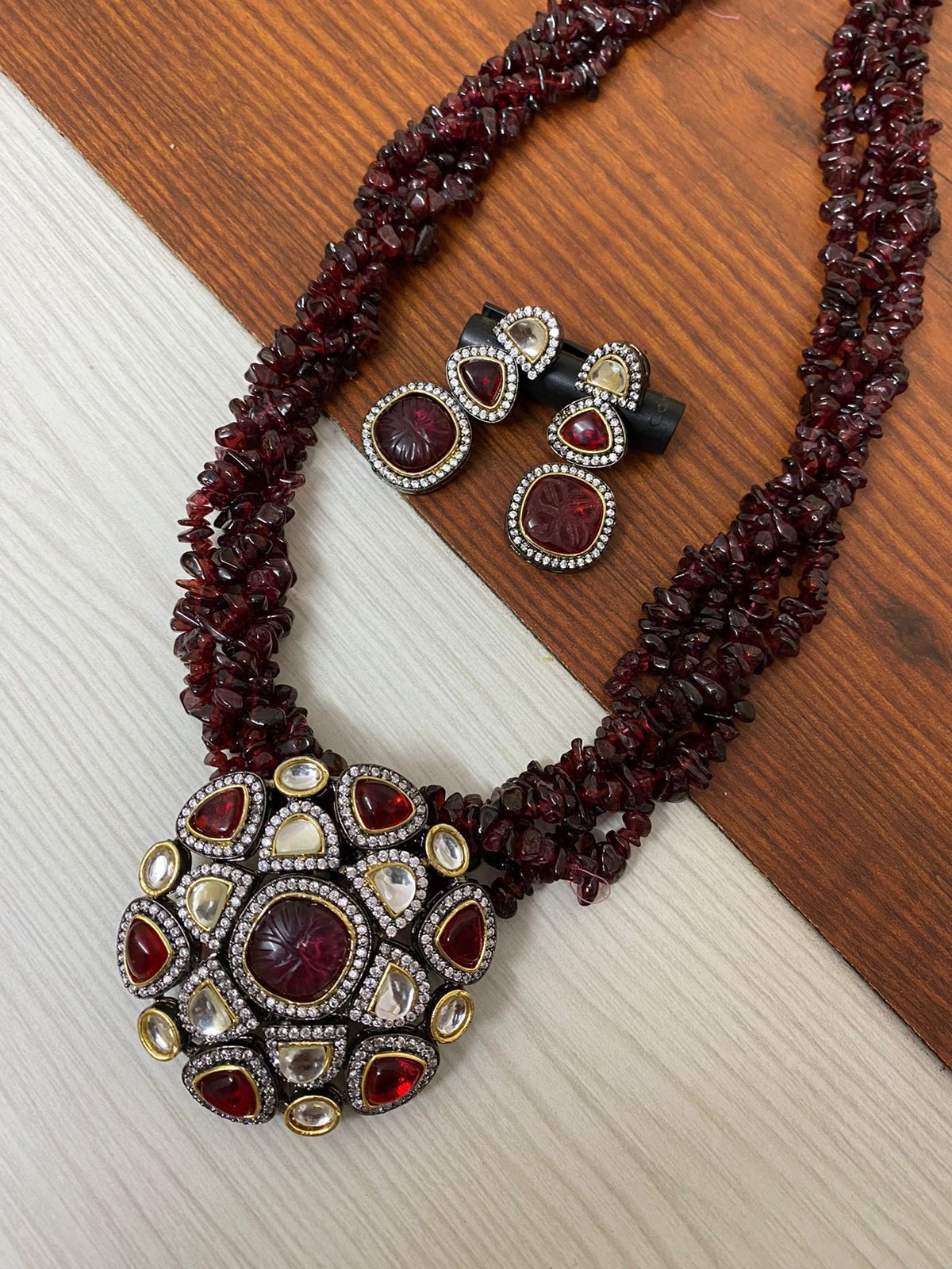 Monalisa Stones Necklace