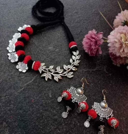 Necklace Noire: Red Edition